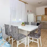 With Parking Space - Sibenik - 24821 Apartment Grebastica