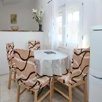 Apartment With Parking Space - Sibenik - 24821 Grebastica