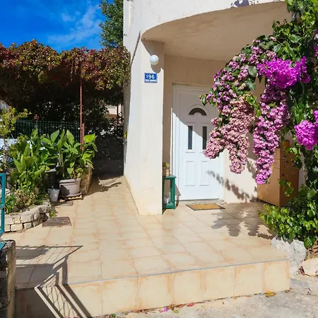 Apartmán With Parking Space Grebastica, Sibenik - 24821 Grebaštica