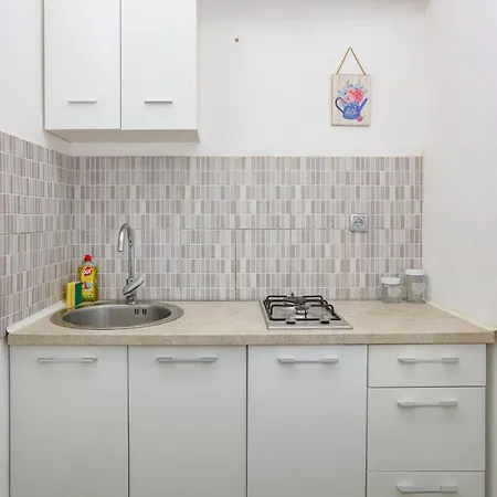 Апартаменты With Parking Space - Sibenik - 24821 Гребастика