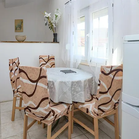 Апартаменты With Parking Space - Sibenik - 24821 Гребастика