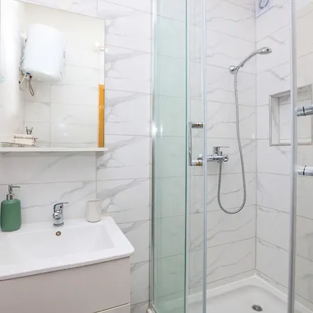 Apartment With Parking Space - Sibenik - 24821