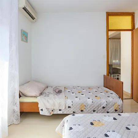 Апартаменты With Parking Space - Sibenik - 24821 Гребастика