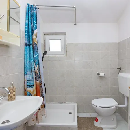 With Parking Space - Sibenik - 24821 Гребастика