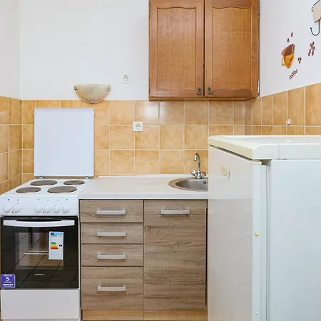 With Parking Space - Sibenik - 24821 Гребастика