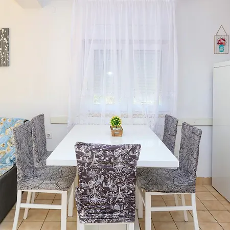 Апартаменты With Parking Space - Sibenik - 24821 Гребастика