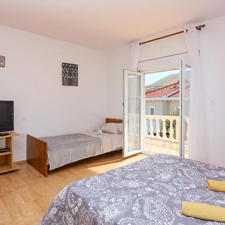 Апартаменты With Parking Space - Sibenik - 24821 Гребастика