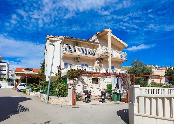 Apartment With Parking Space - Sibenik - 24821 *