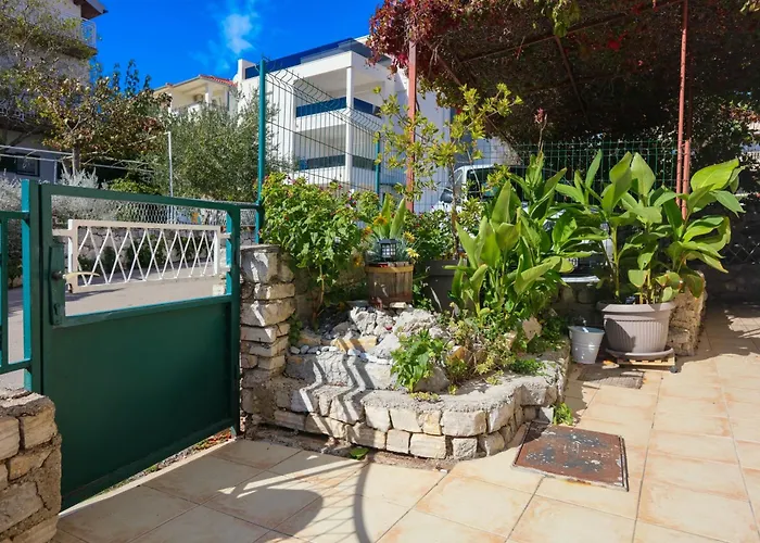 With Parking Space - Sibenik - 24821 *