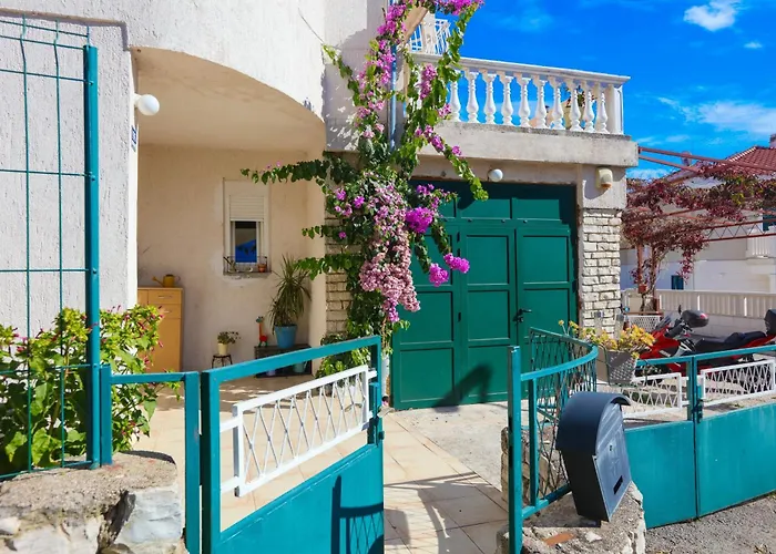 With Parking Space - Sibenik - 24821 Grebastica