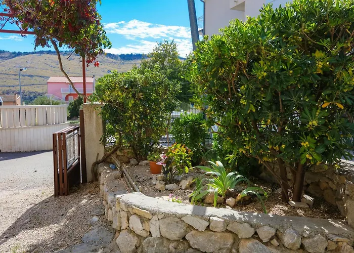 Apartment With Parking Space - Sibenik - 24821 *