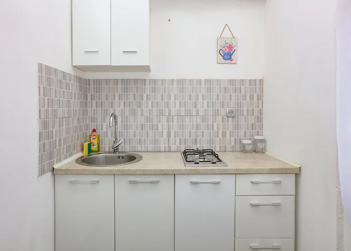 Apartment With Parking Space - Sibenik - 24821 Grebastica