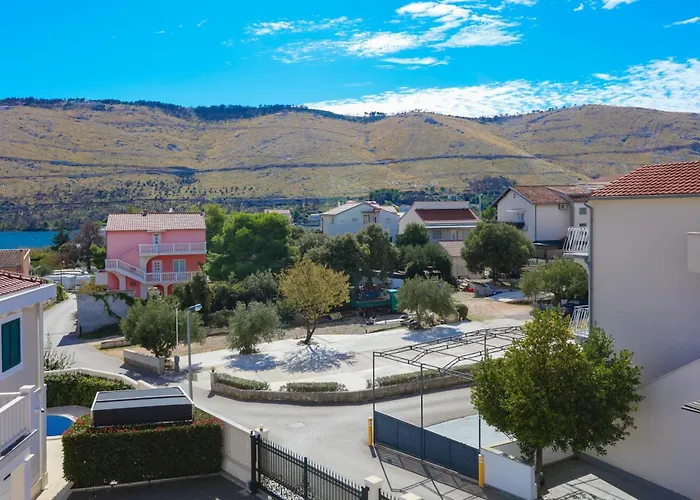 Apartment With Parking Space - Sibenik - 24821 *