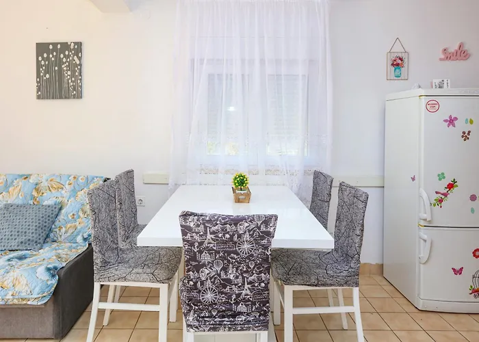 Apartment With Parking Space - Sibenik - 24821 Grebastica
